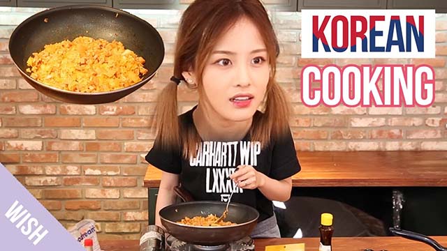 Korean Cooking with Kasper! How to Make Kimchi Fried Rice